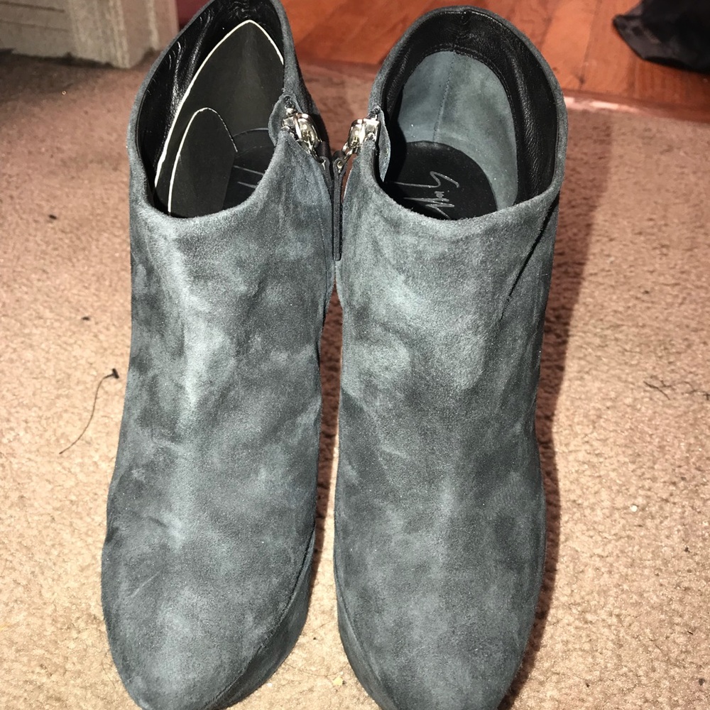 Giuseppe zanotti wedged booties